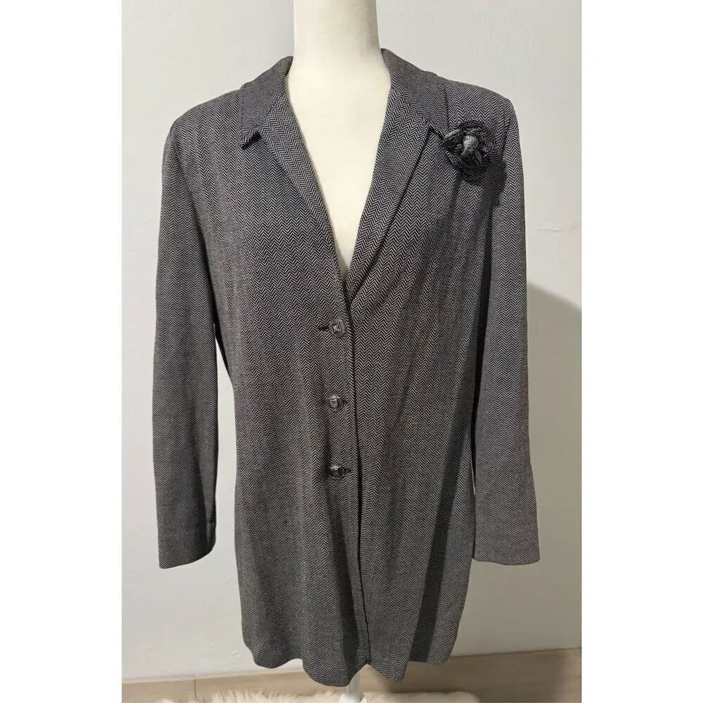 St. John 3 button front sweater blazer 14